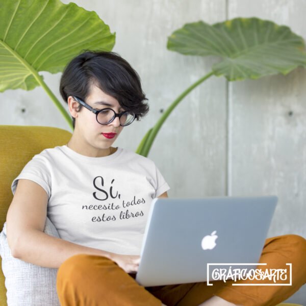 Camiseta blanca «Libros» para mujer, diseño literario en negro. Perfecta para amantes de la lectura.